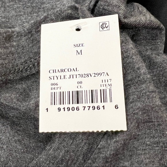 NWT Harry Potter Hogwarts Graphic T-Shirt - Picture 6 of 6